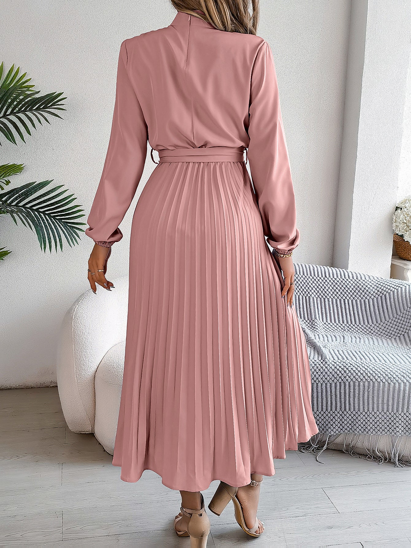 Elegant Pleated Midi Dress With Belt Pink